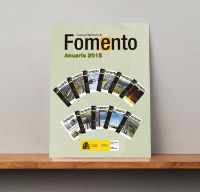 Portada de Anuario 2015 de la Revista del Ministerio de Fomento.